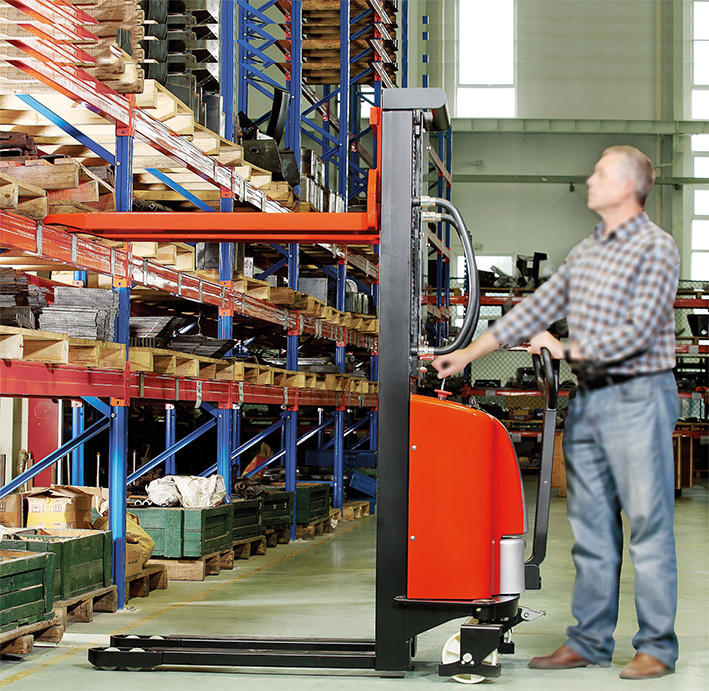 Gerbeur semi-électrique 1500 kg hauteur d'élévatio