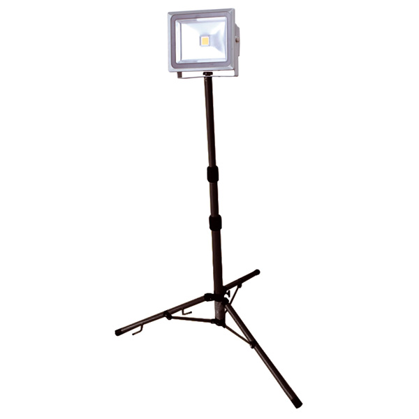 Projecteur trepied 1x50W LED(IP65/hauteur maxi1,66