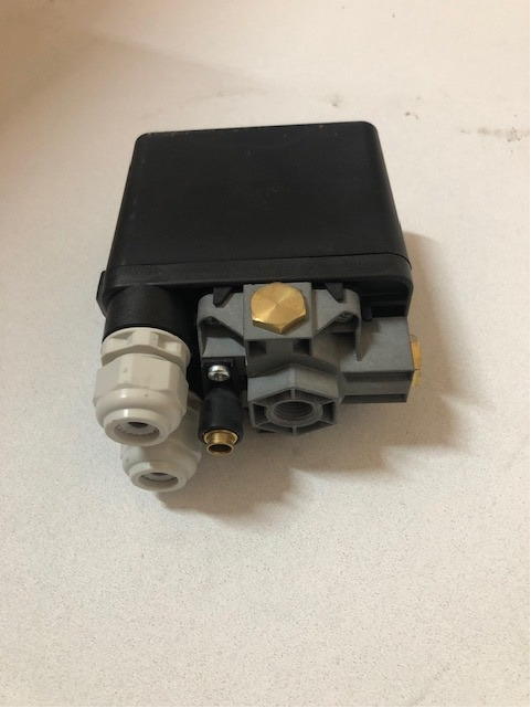 Pressostat 240V Mono-12b CONDOR MDR1(4voies) pour