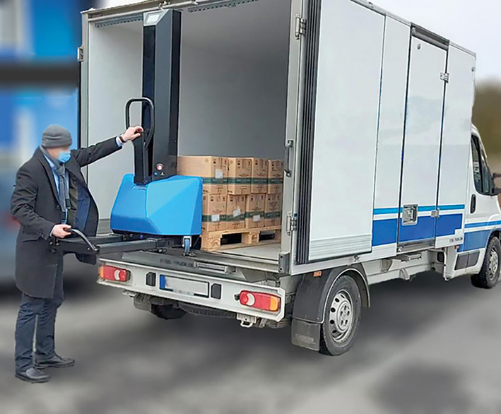 Gerbeur embarqué autonome hauteur de chargement 83